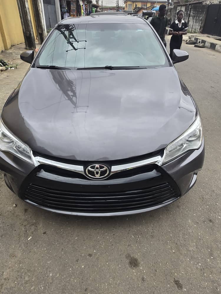 TOYOTA CAMRY LE