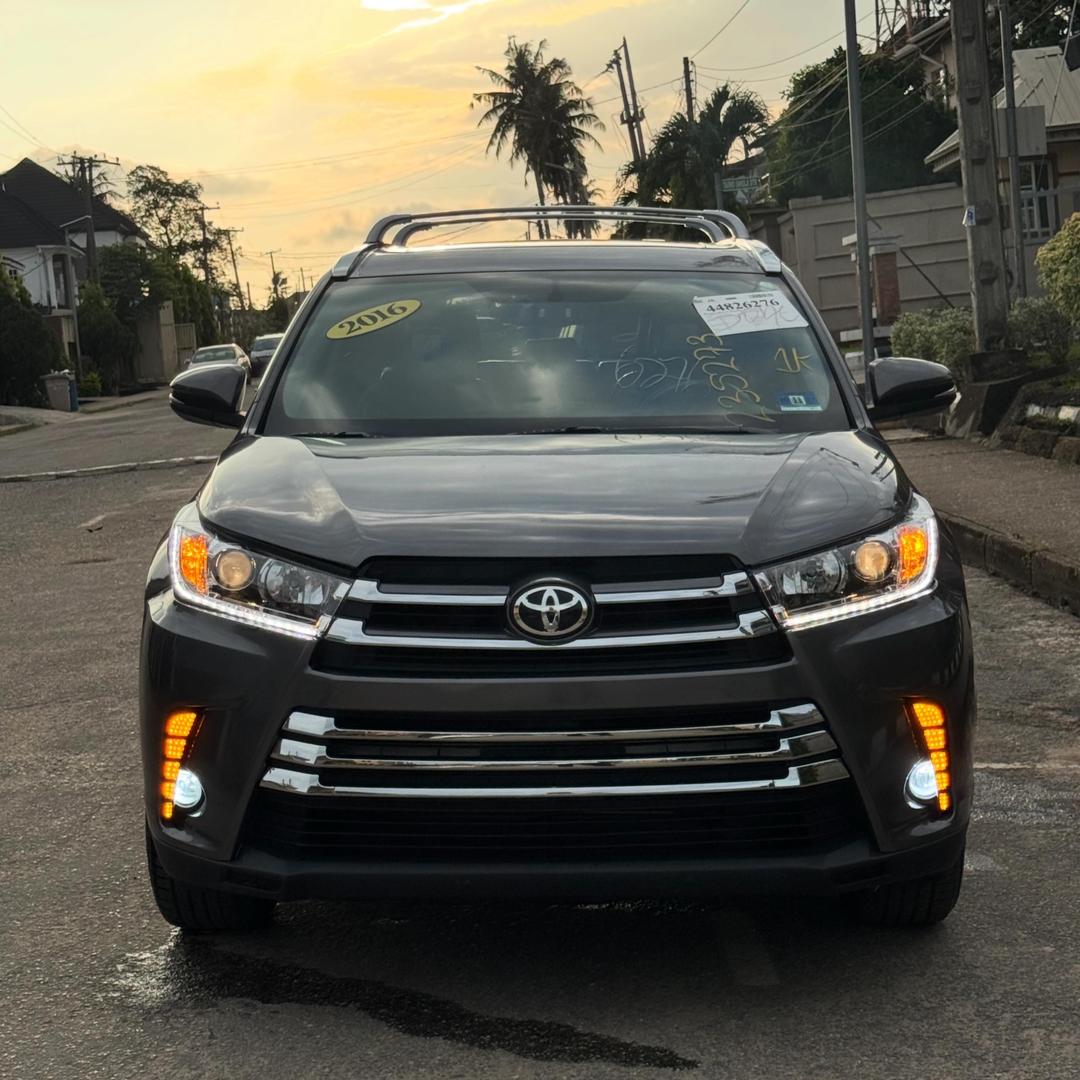 TOYOTA HIGHLANDER XLE