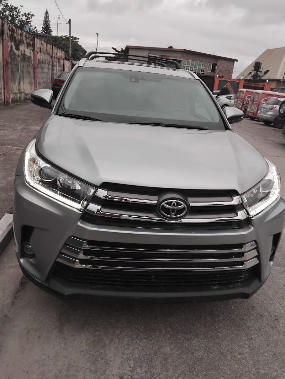 TOYOTA HIGHLANDER LIMITED PLATINUM EDITION