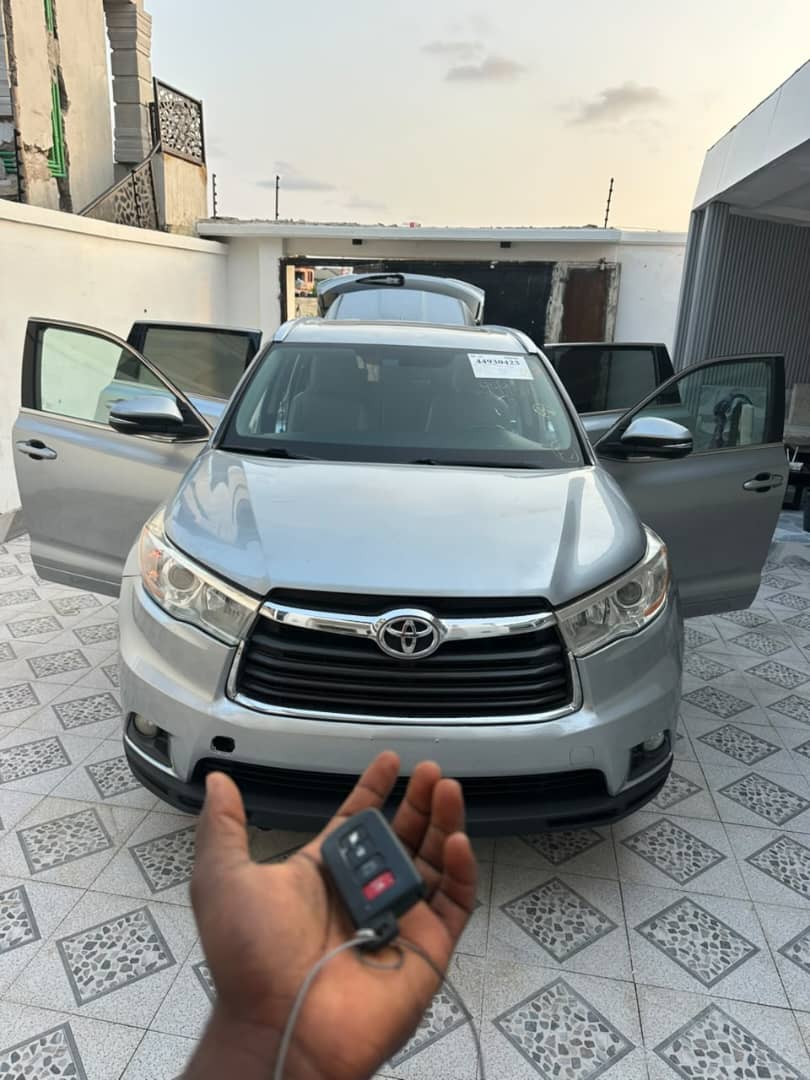 TOYOTA HIGHLANDER XLE